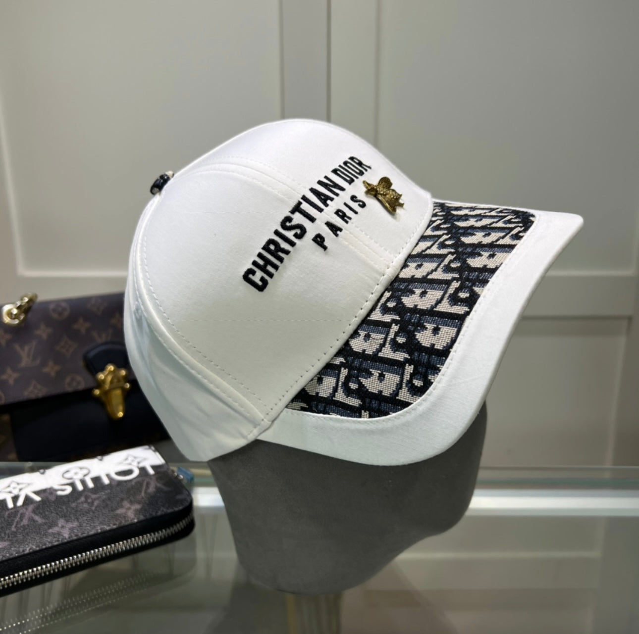 Daniel White Hat